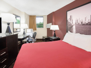 Super 8 by Wyndham Chicago IL