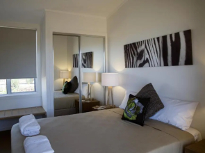 Taronga Western Plains Zoo - Savannah Cabins