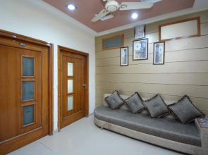 OYO 29312 Hotel Royal's