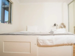 Spacious & Cozy Apartment In Heart Of Redfern