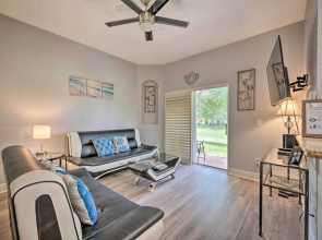 9 Mi to Disney: Sunny Resort Townhome w/ Patio!