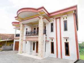 OYO 3076 Lilik Homestay Syariah