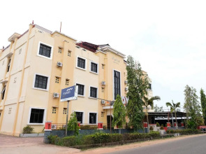 OYO 515 Oasis Hotel