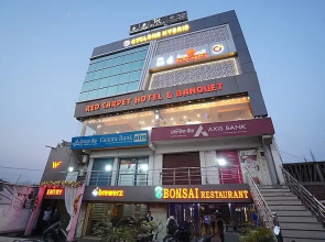 Red Carpet Hotel And Banquets