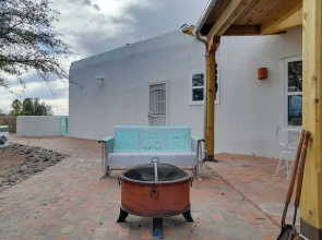 Las Cruces Home 'La Casa Blanca' w/ Courtyard