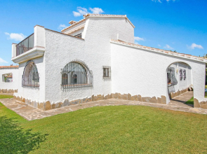 Magnificent Villa in Andalusia near Beach