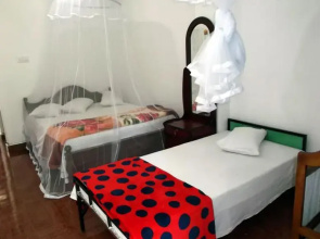 Achinika Holiday Inn