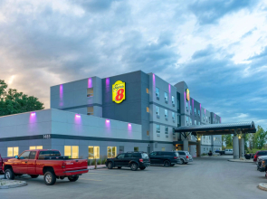 Super 8 by Wyndham Winnipeg East MB