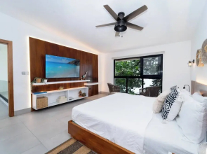 Bayshore 76 Beachfront Villa Palmar de Ocoa