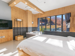 Gapyeong River52 Road Pension