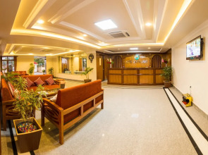 Hotel Earth Light