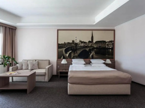 Rius Hotel Lviv