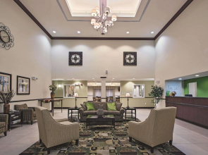 La Quinta Inn & Suites by Wyndham Lancaster