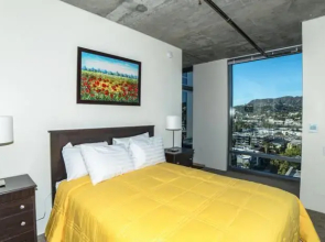 Hollywood Banderas Apartment