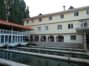 Alanlar Alabalik ve Otel