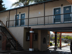 Sandyland Reef Inn