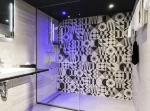 Leonardo Hotel Rotterdam Savoy