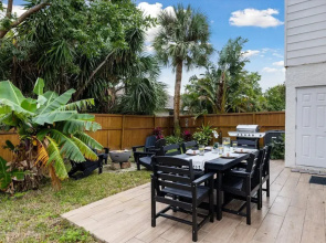 10 Colonial Drive