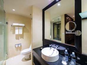 Impiana Beachfront Resort Patong, Phuket