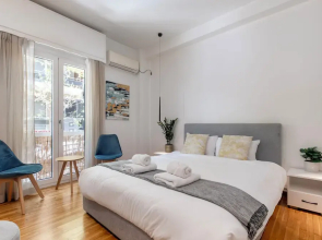 Viora Stunning Deluxe Studio in Athens