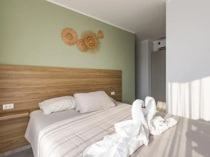 Modern Condo - 1BR & Office T3-528