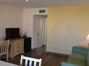 Royal Hawaiian Motel