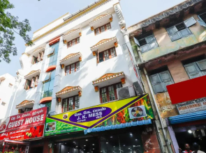 Jk Guest House by OYO Rooms