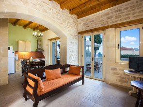 Maroulas Villa Estate
