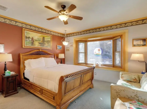 Half-mi to River Walk: 'rose Cottage' in Truckee!