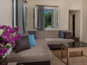 Villa in Zakynthos With Private Pool & Views