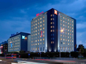 Ibis Warszawa West Station