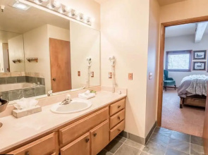 The Christophe 704 - 1 Bdrm - Great Hiking & Mtn Biking! Condo