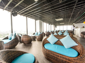 Yarra Ocean Suites Danang