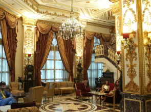 Golden Serenada Hotel