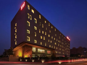 Ease House Hotel