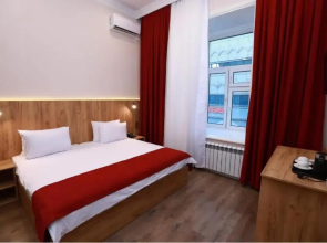 London Hotel and Guest House