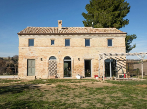 Charm and well-being in a rural setting. Dedicated to all those who seek comfort and style but love-Casa Rurale Botonto