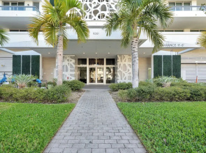 Stunning 2BR 2BA  Bay Harbour with Pool