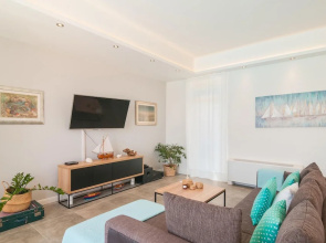 Stunning Home in Sutivan With Wifi, Outdoor Swimming Pool and Heated Swimming Pool