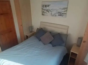 Lodge - Sleeps up to 6, pet Friendly & bbq Allowed