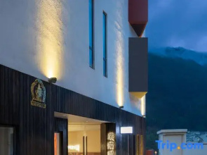 Kangding Suonanzhi · Lantree Tibetan-style Private Hot Spring Boutique Inn