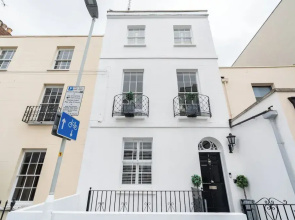 Gloucester Place Townhouse with Hot Tub
