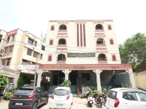 OYO 12115 Hotel Raghuraj Palace