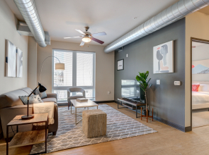 Milwaukee Beautiful Family 2BD 2BA Downtown Apartment