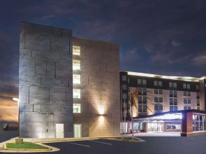 La Quinta Inn & Suites by Wyndham Winchester