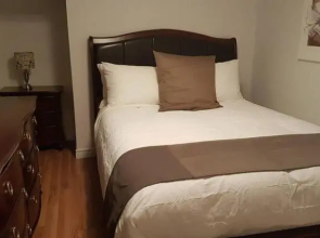 1-Bedroom Apartment Sweet #7 by Amazing Property Rentals