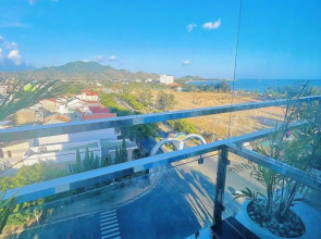 Sunrise Ninh Thuan Hotel