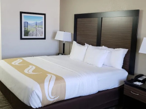 Allington Inn & Suites South Fork