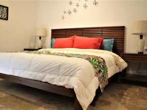 High-end comfort 2BR Condo with pool access by Happy Address