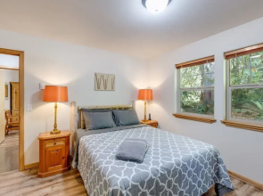 61MBR - Hot Tub - Wi-Fi - Pets Ok - Sleeps 6